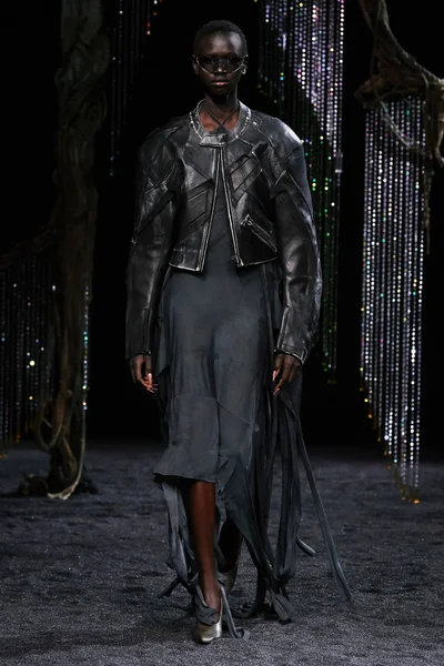 Look 5